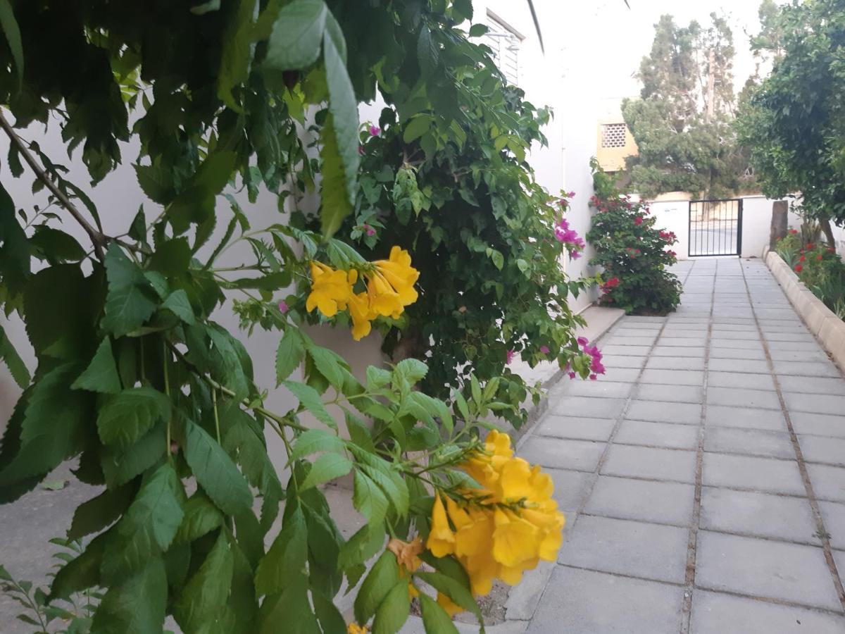 House Near The Beach Перволия Екстериор снимка